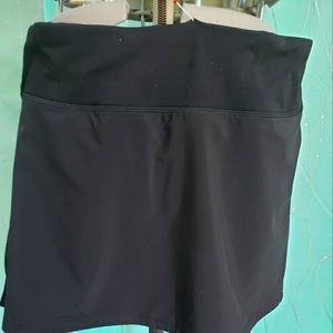 Lululemon play off the pleats